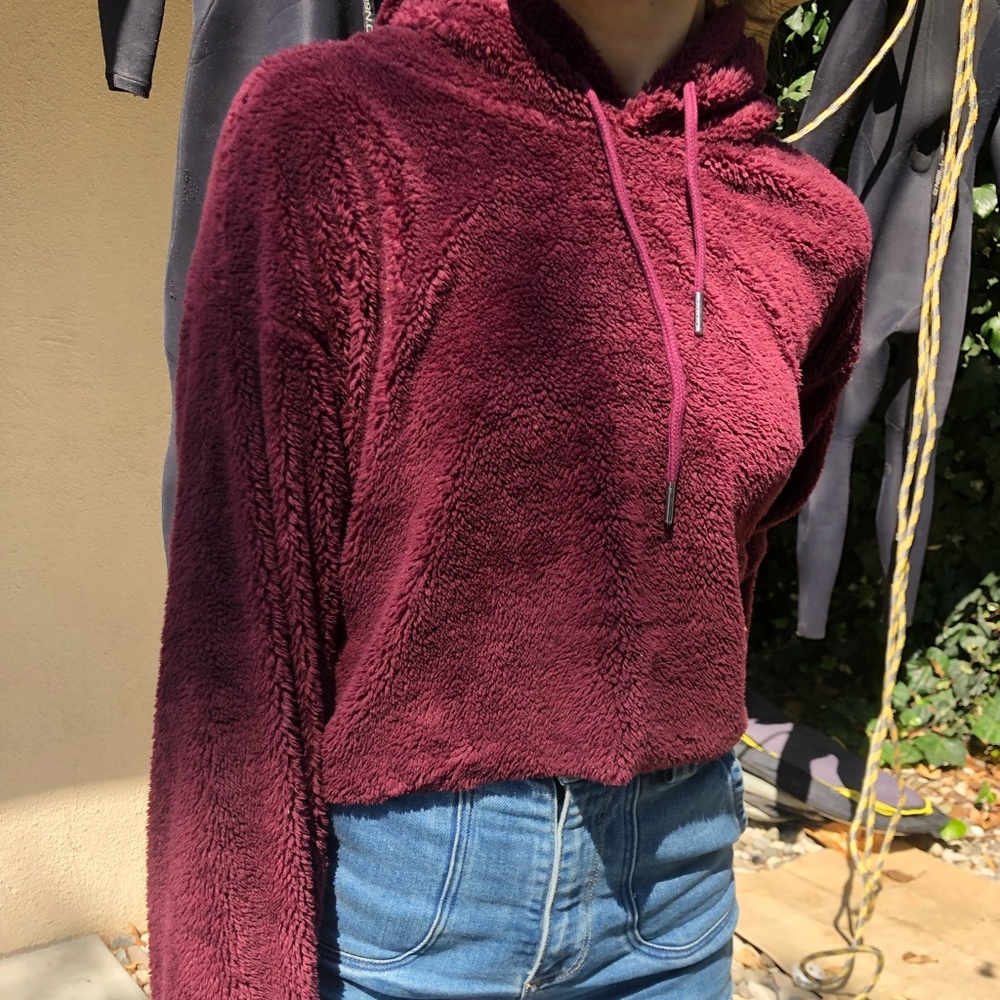 BRAND NEW URBAN OUTFITTERS CROP SWEATSHIRT